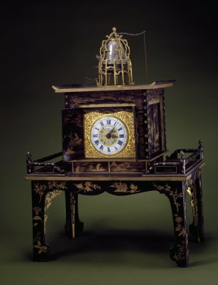图片[1]-Black lacquer gold painted wooden tower clock-China Archive